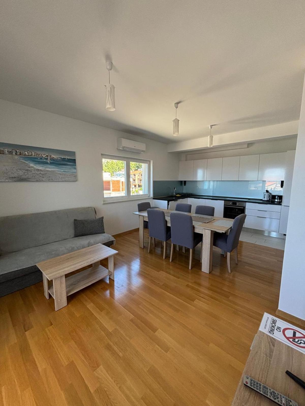 Sea View Apartments 扎博里克 外观 照片