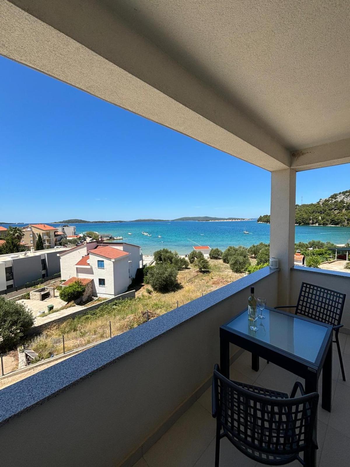 Sea View Apartments 扎博里克 外观 照片