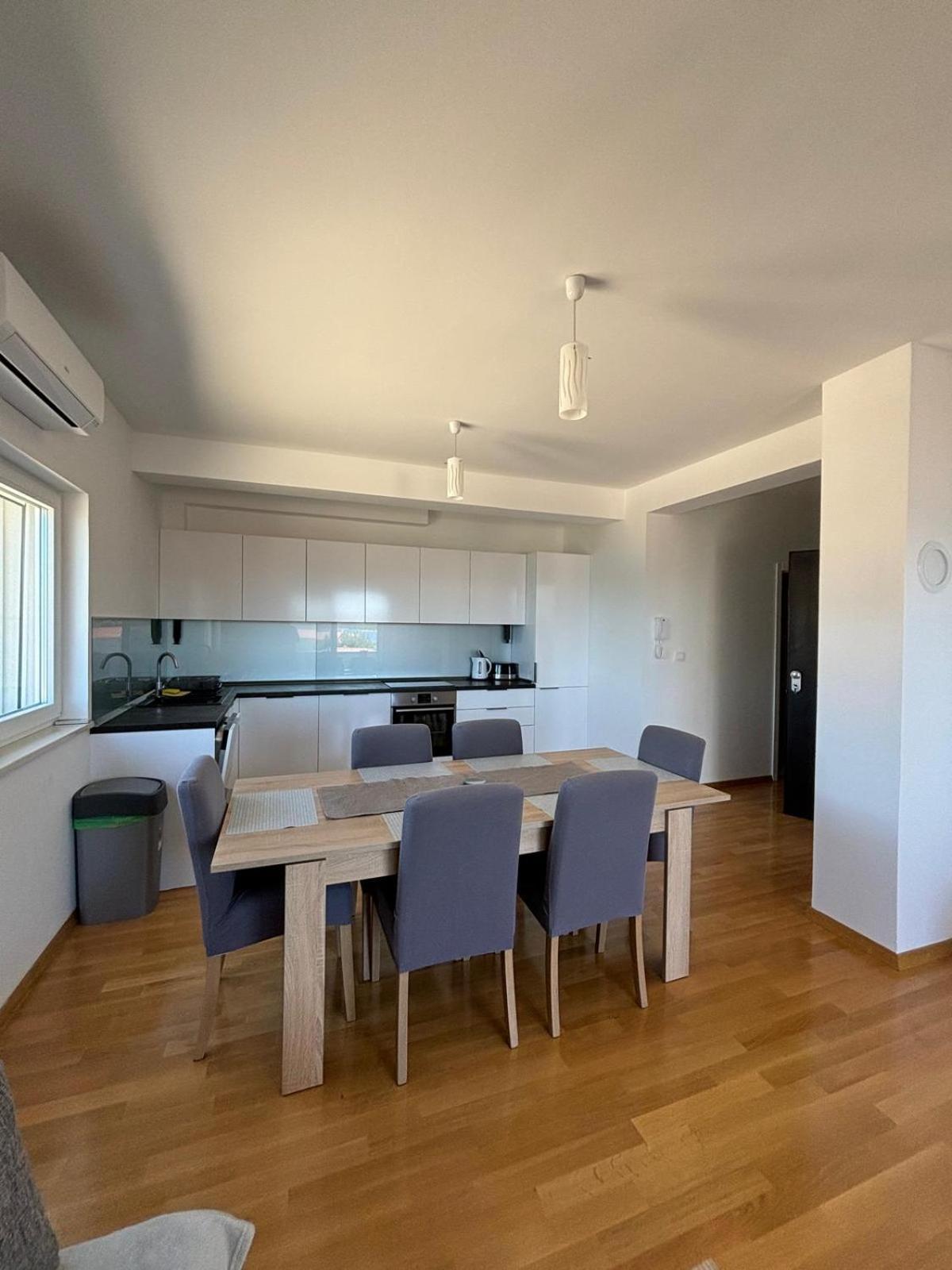 Sea View Apartments 扎博里克 外观 照片