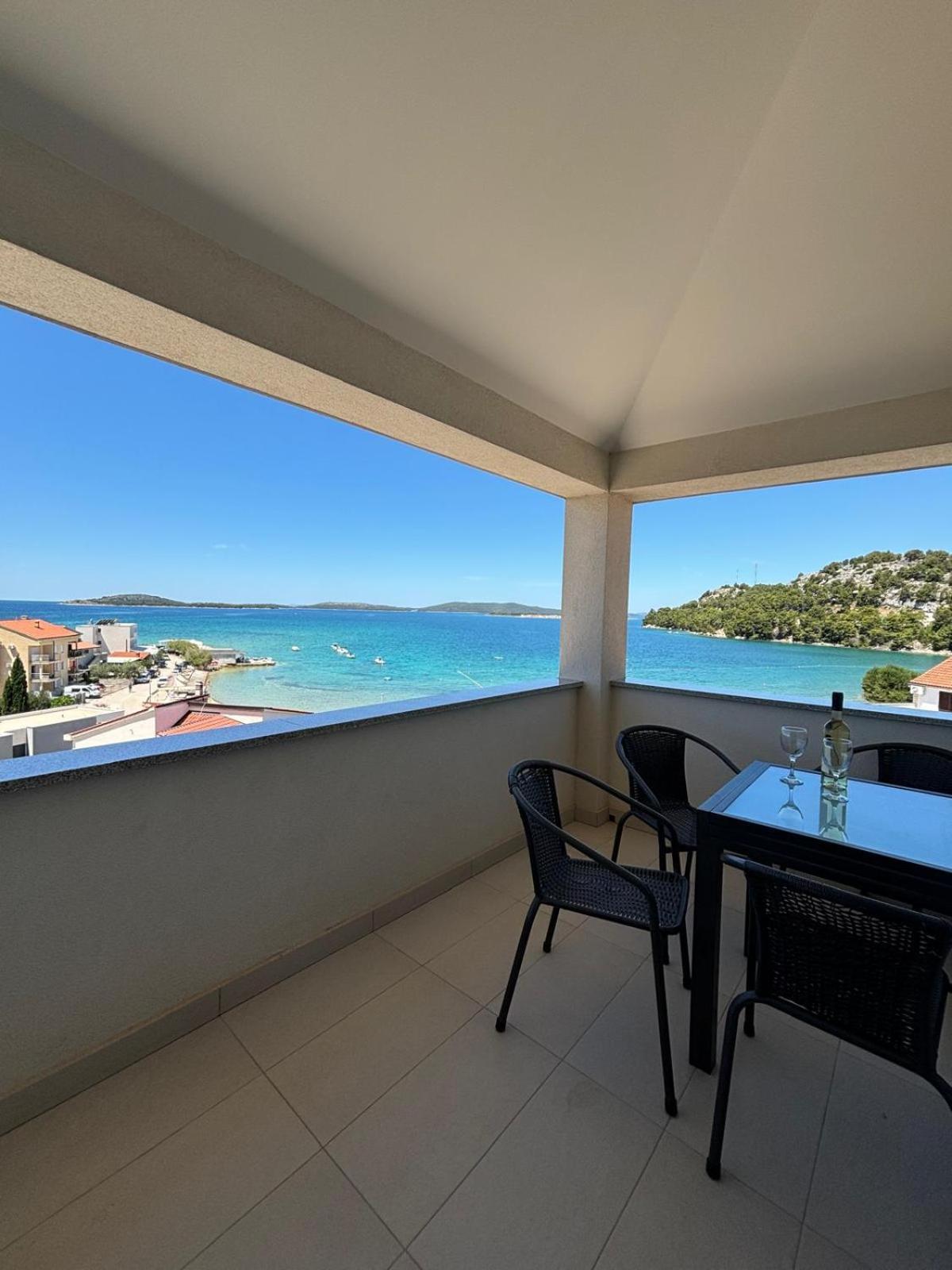 Sea View Apartments 扎博里克 外观 照片