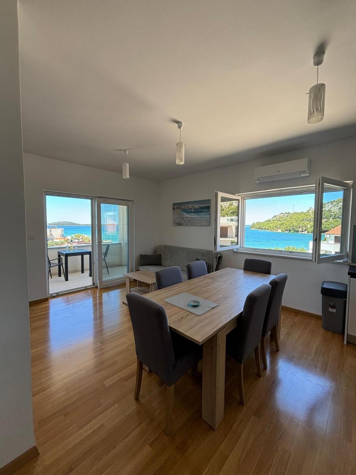 Sea View Apartments 扎博里克 外观 照片