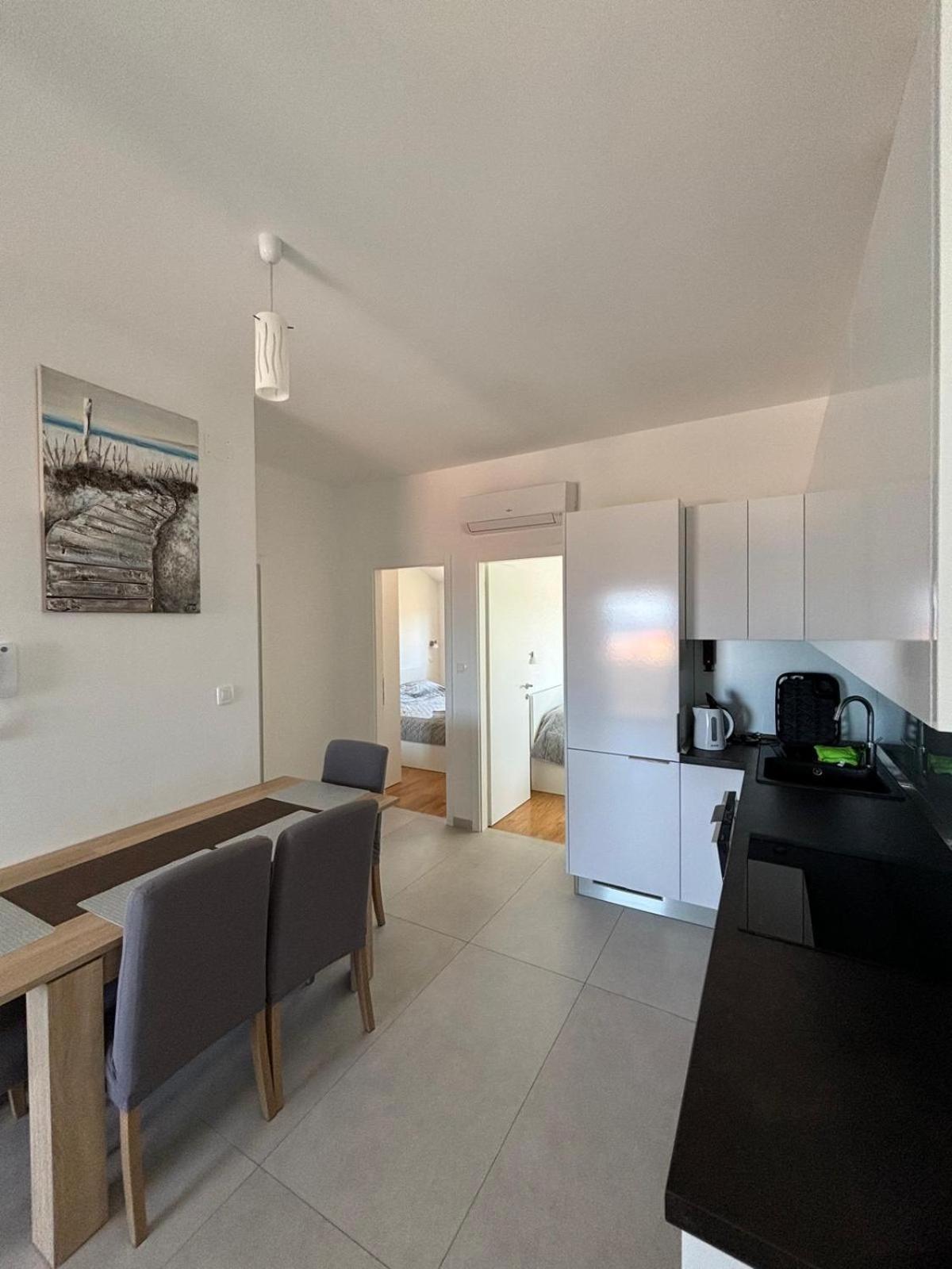 Sea View Apartments 扎博里克 外观 照片