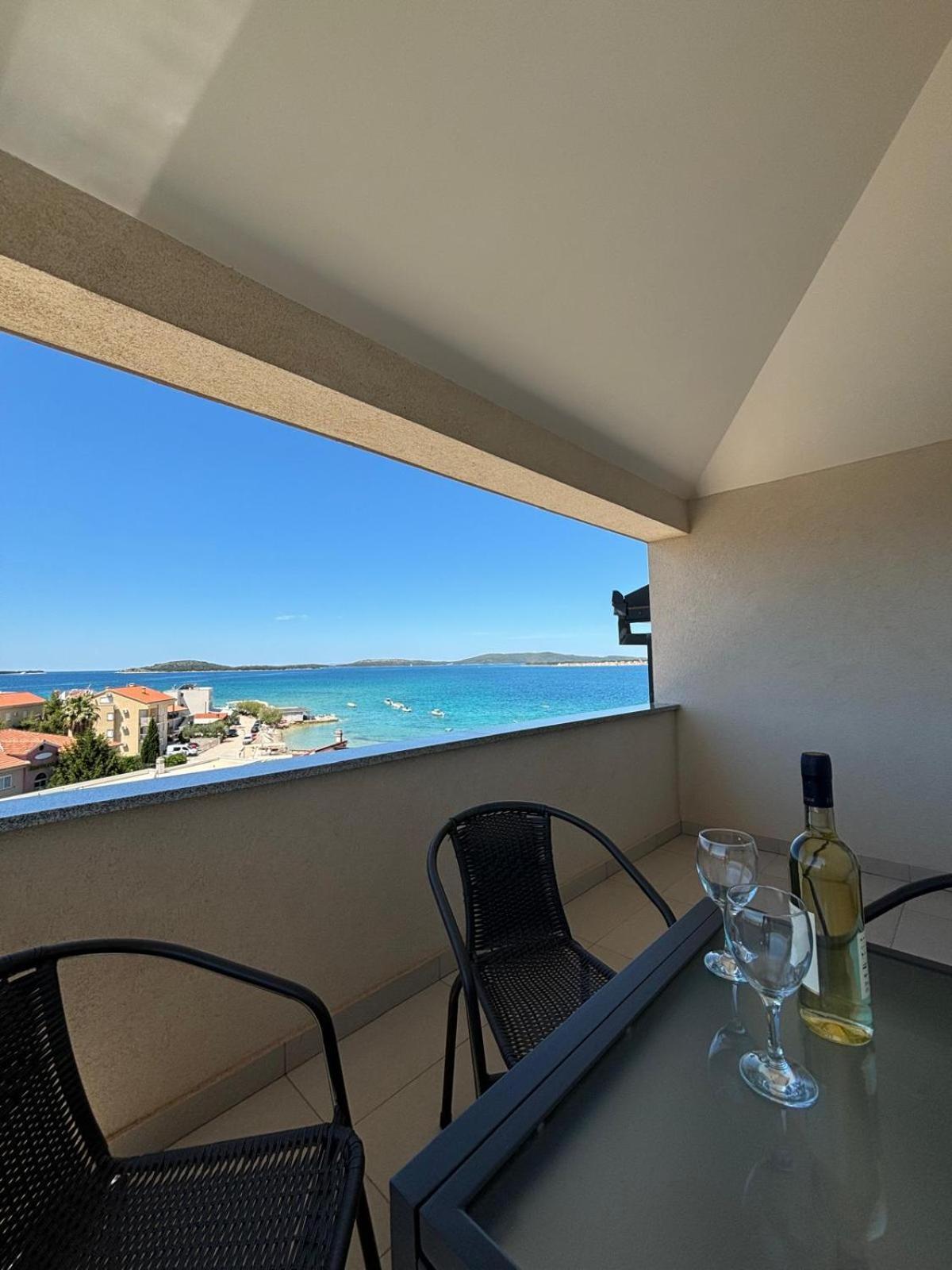 Sea View Apartments 扎博里克 外观 照片