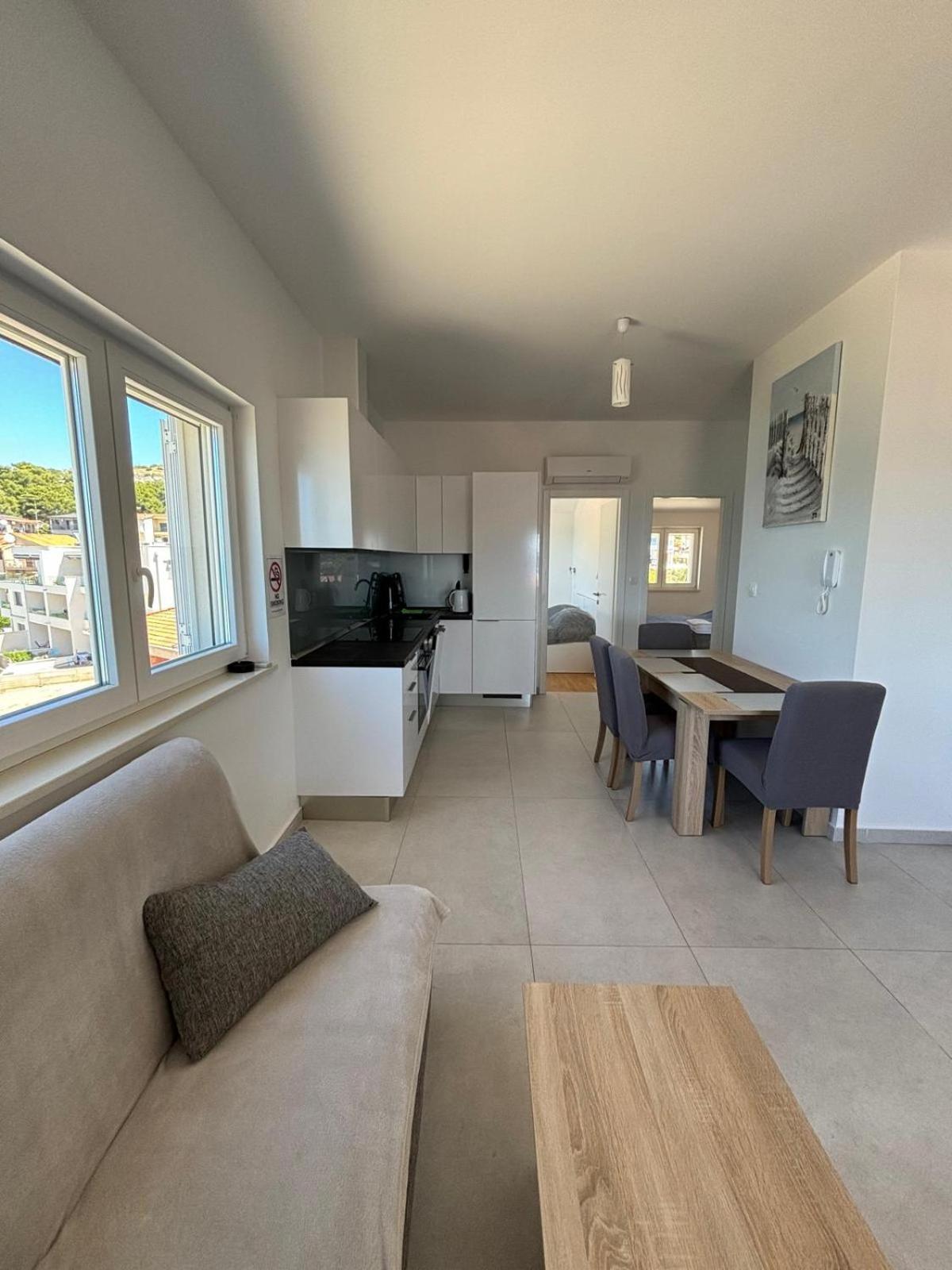 Sea View Apartments 扎博里克 外观 照片