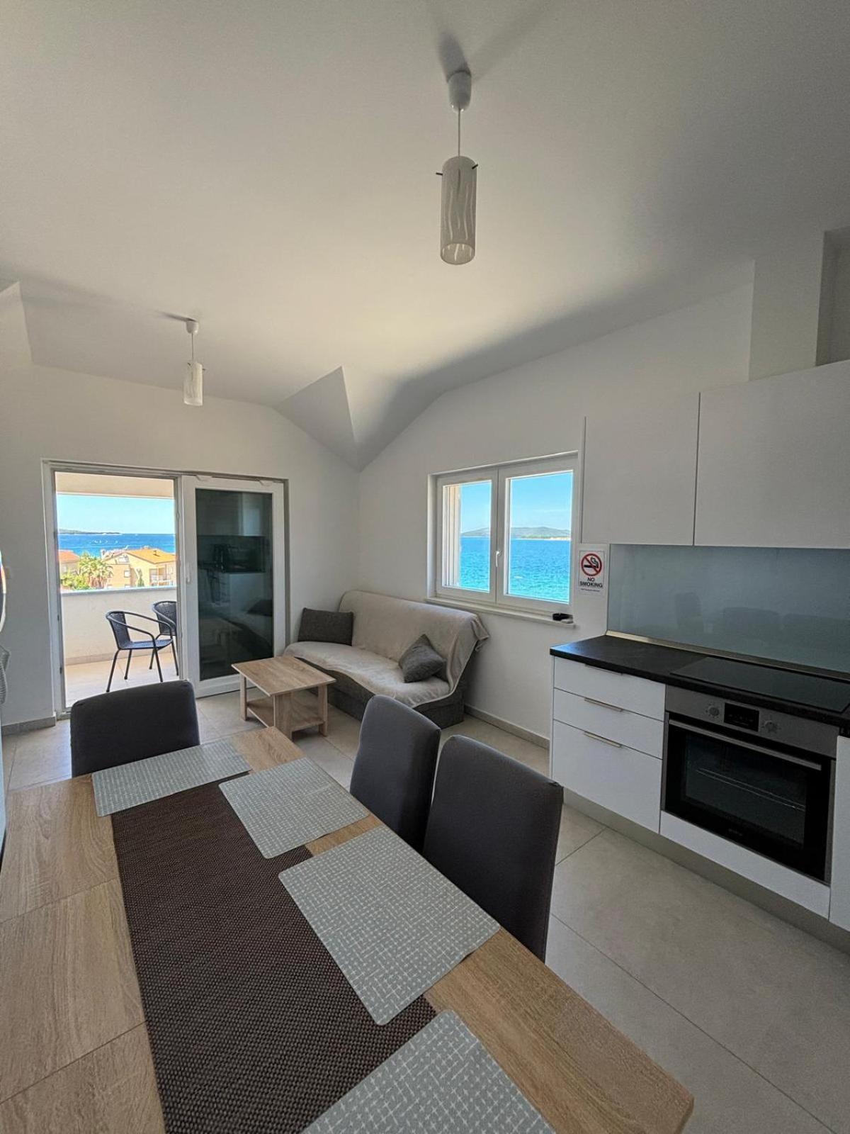 Sea View Apartments 扎博里克 外观 照片